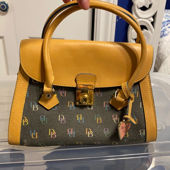 Vintage Dooney & Bourke bag - with working lock - Picture 1 of 10